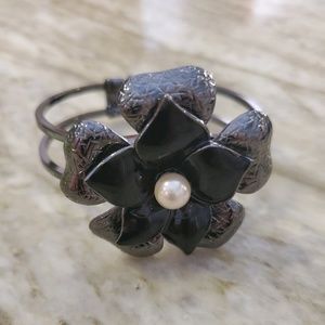 Black and dark grey flower bracelet.